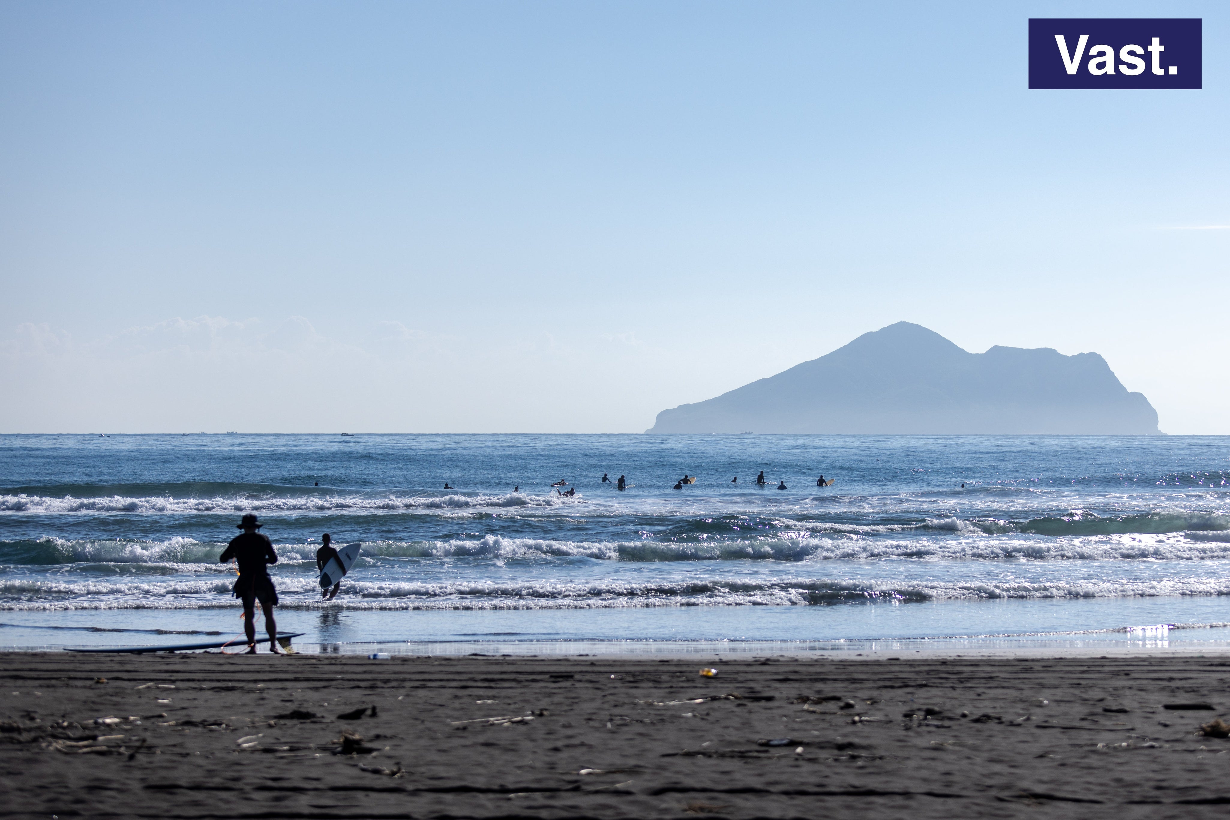 烏石港衝浪指南｜VAST帶你深入了解浪點特色、交通方式與周邊景點