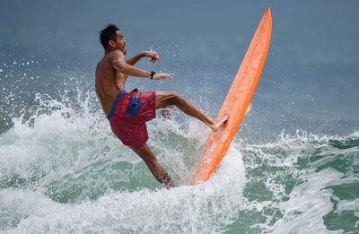 Vast城市浪人｜把大海搬進城市，加州衝浪選物店Hola Surf主理人－Mick