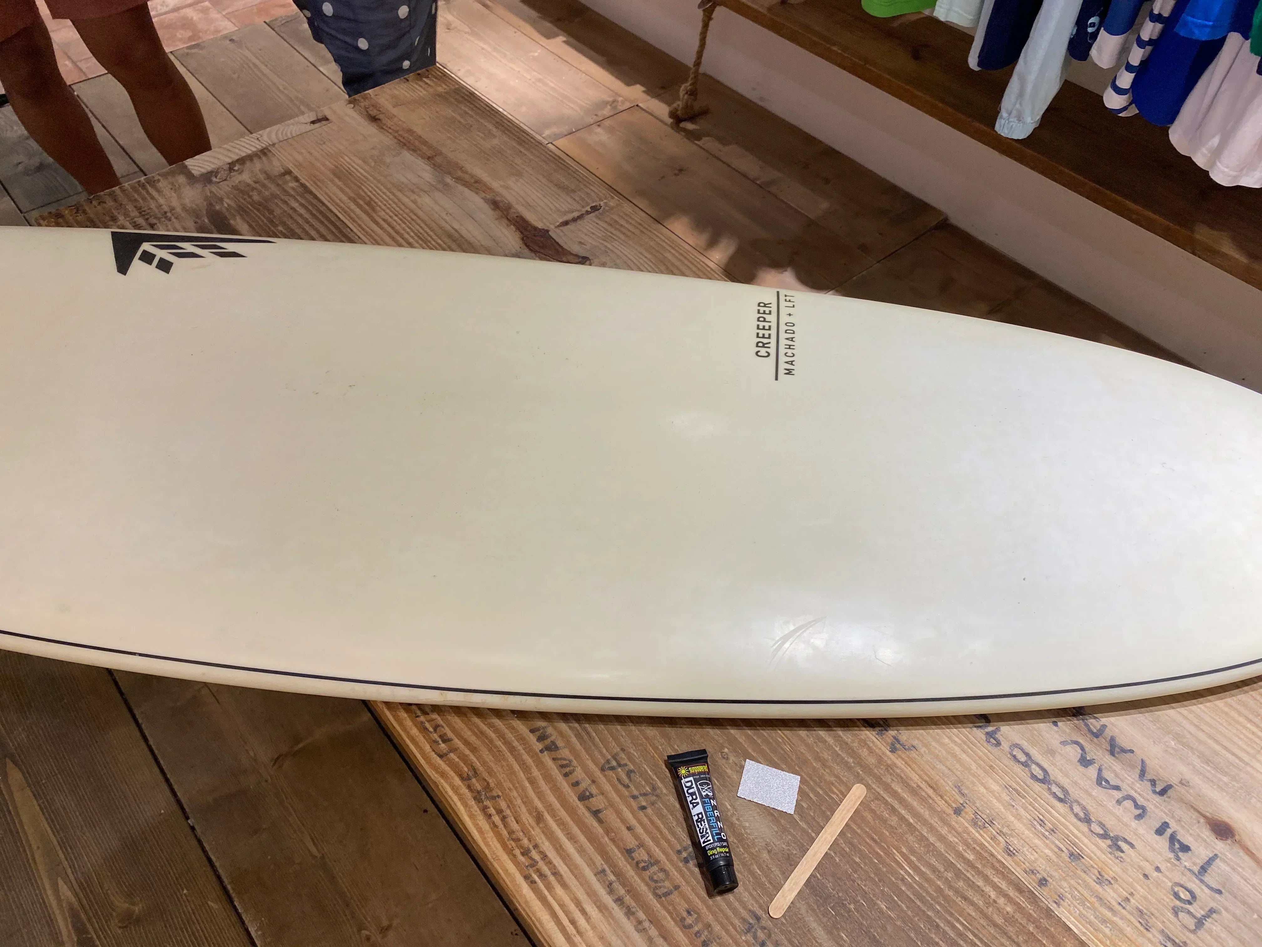 衝浪板損傷修補指南｜VAST教你判斷各種板傷與自修或送修建議