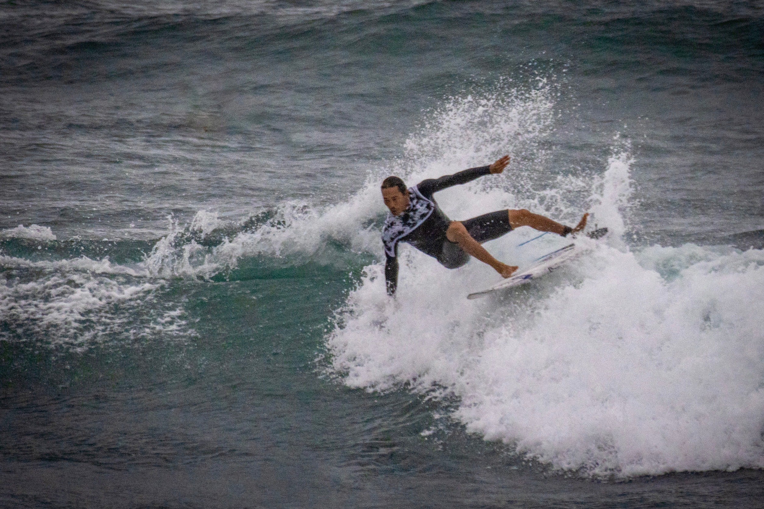 台灣衝浪地圖｜VAST帶你了解全台熱門浪點，季節變化與裝備推薦