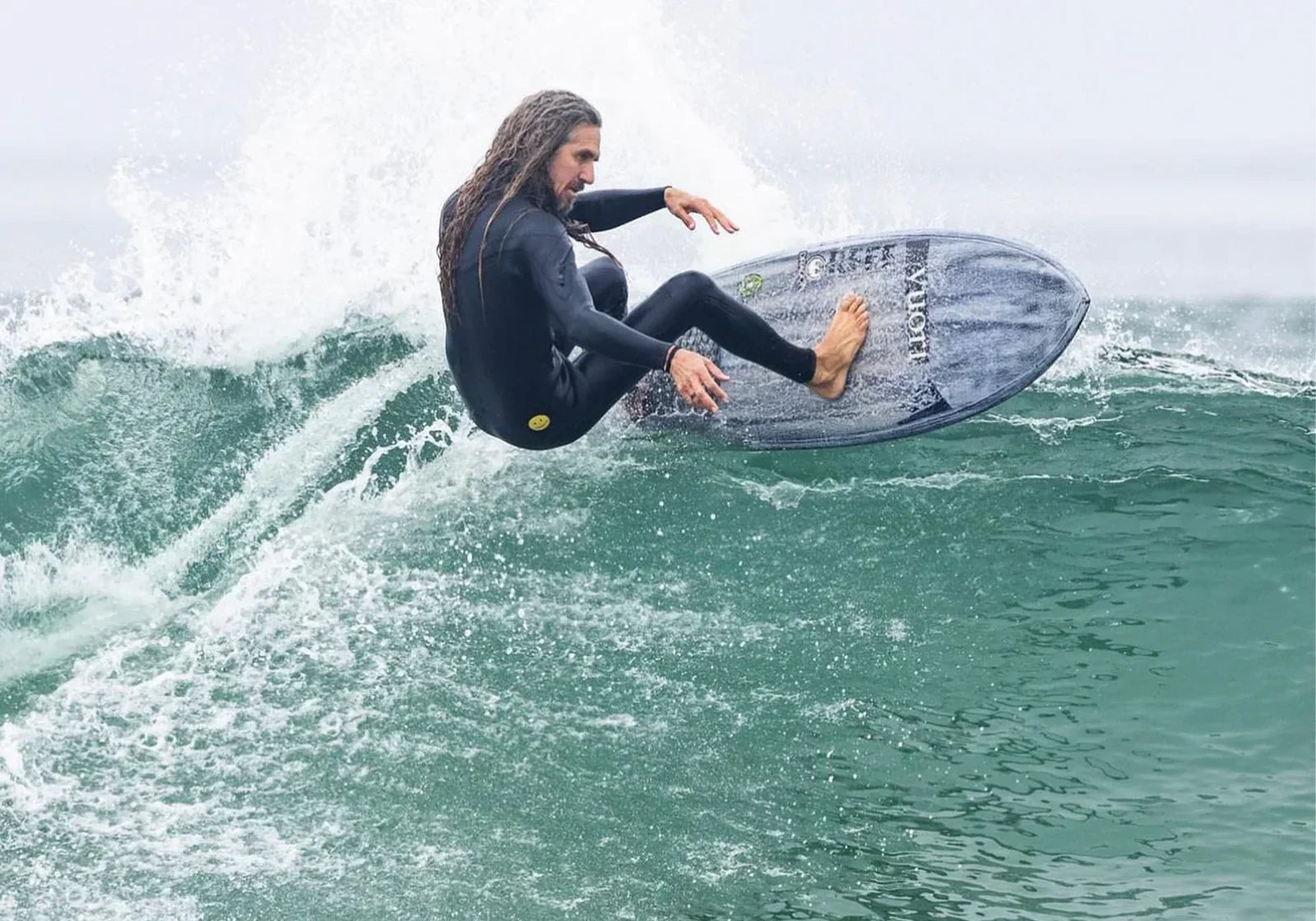 FIREWIRE 創新科技衝浪板全解析：從核心結構到環保材質的性能進化