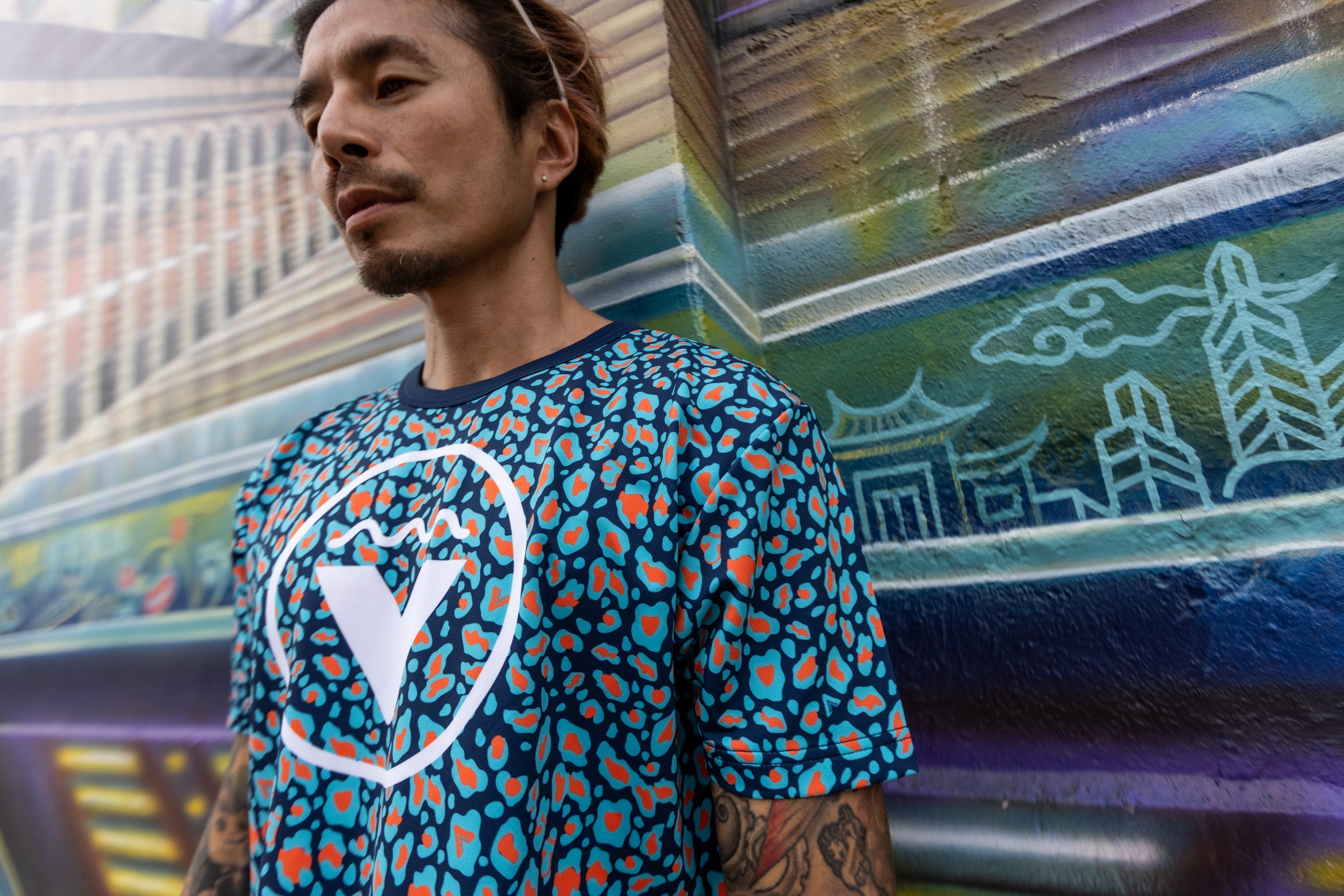 VAST Surf Shop 防曬機能衝浪T Shirt，輕便速乾適合衝浪活動