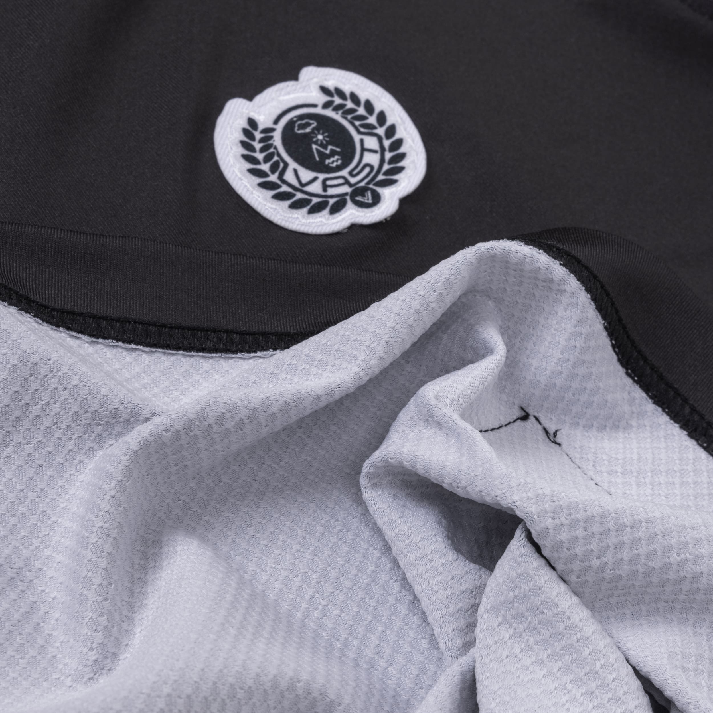 Aqua Terra Night Shade Tech Button Up - 黑色經典圖騰襯衫