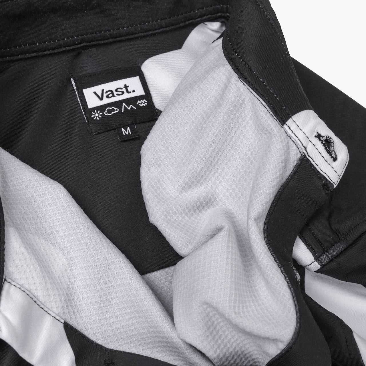 VAST FLOWER PATCH 印花襯衫-黑