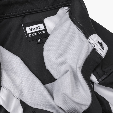 VAST FLOWER PATCH 印花襯衫-黑