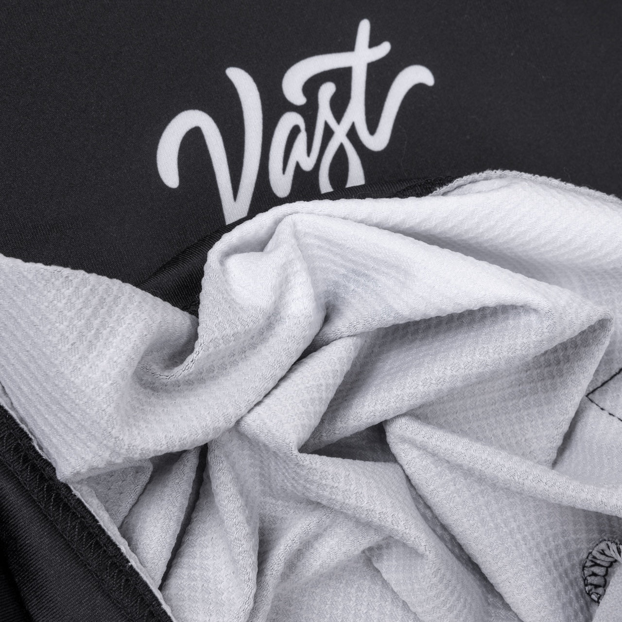 VAST FLOWER PATCH 防曬機能衝浪T Shirt - 黑