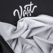 VAST FLOWER PATCH 防曬機能衝浪T Shirt - 黑