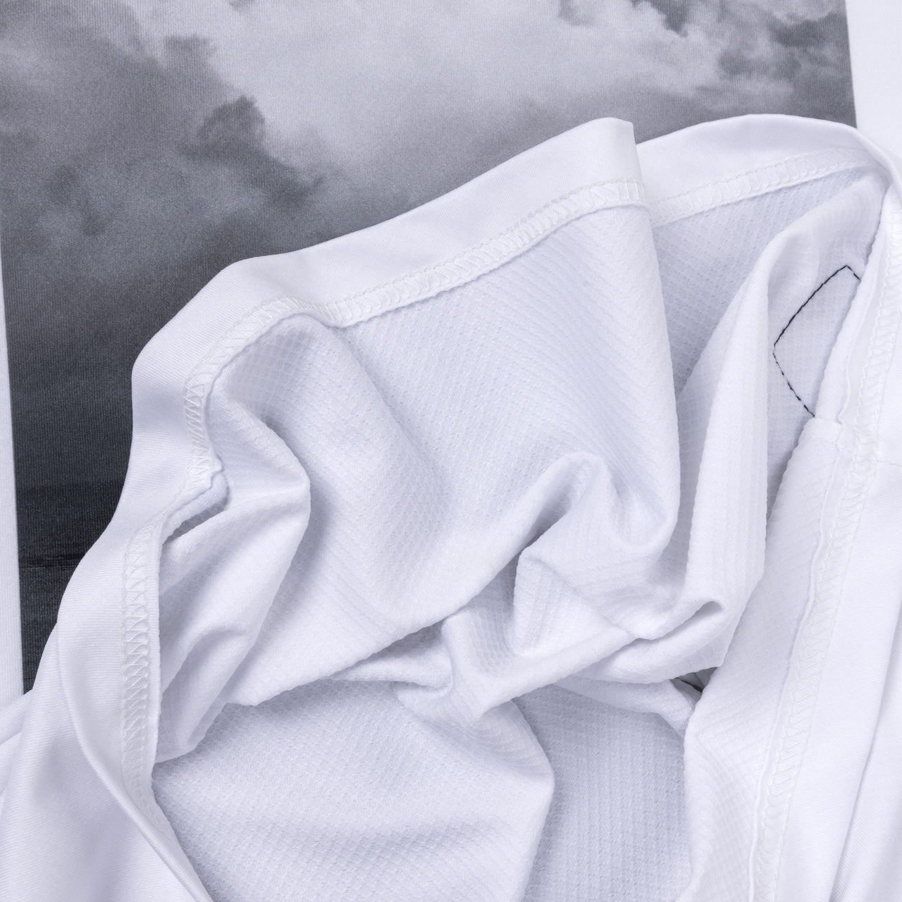 VAST KUHIO EARTH防曬機能衝浪T Shirt-白