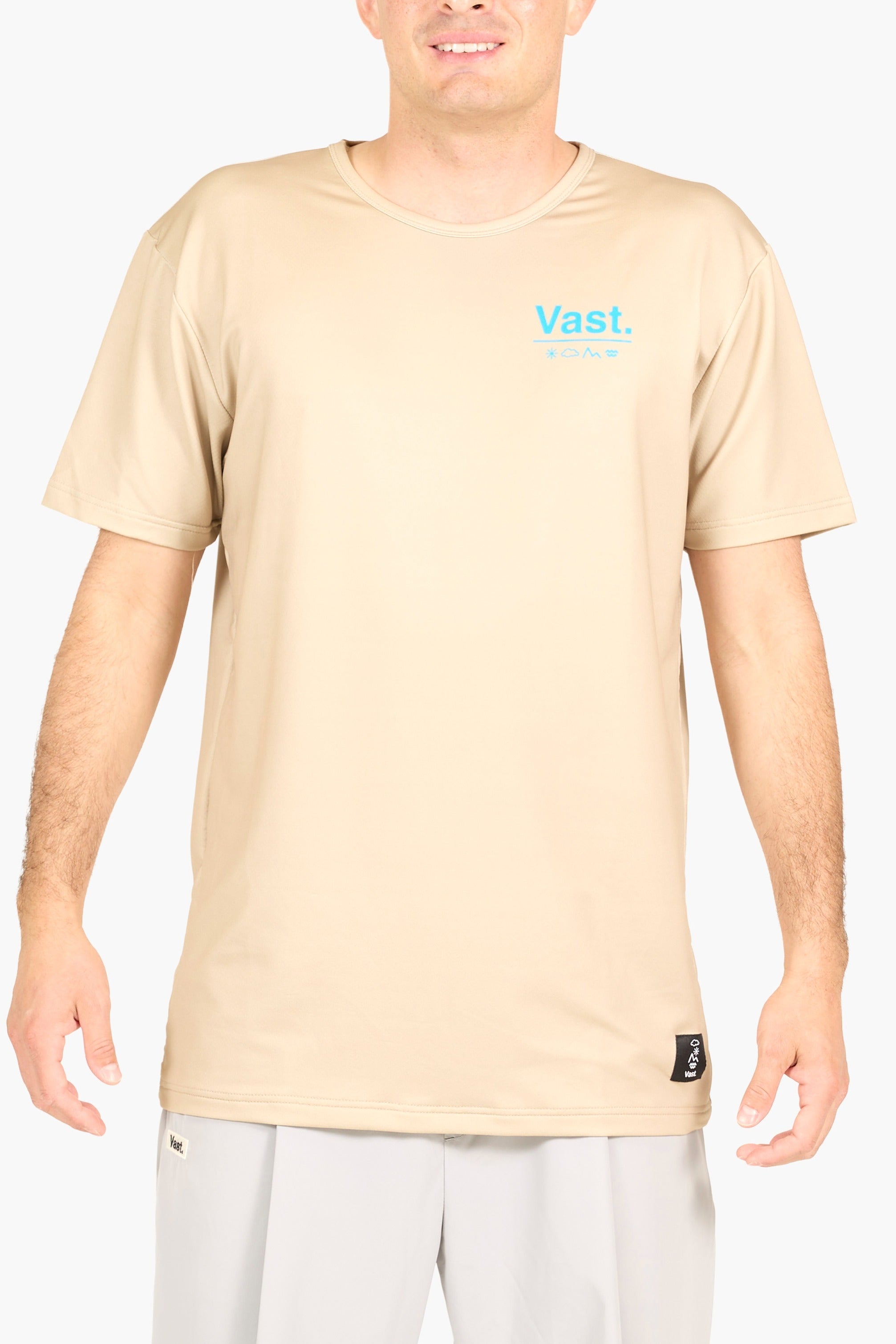 VAST Aqua Terra Elements III 機能T恤 模特兒穿著細節 卡其