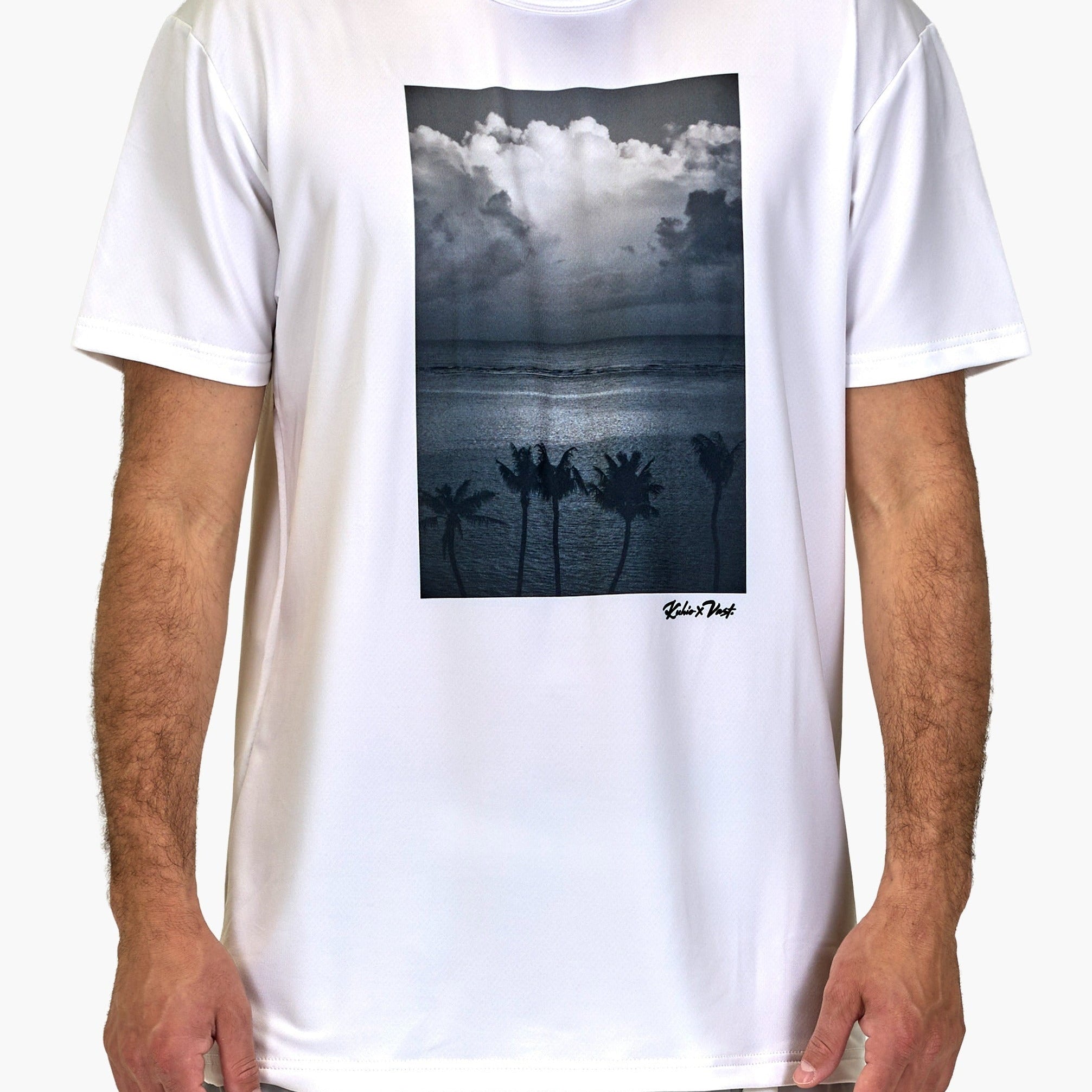 VAST Aqua Terra Kuhio Earth 機能T恤 模特兒正面穿著 白