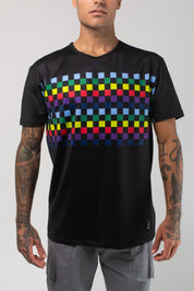 VAST Aqua Terra Colors Tech Tee 模特兒穿著展示 黑色