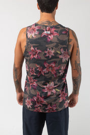 VAST Aqua Terra Floral Blend Camo Tech Tank 模特兒穿著展示 迷彩
