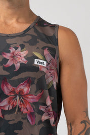 VAST Aqua Terra Floral Blend Camo Tech Tank 模特兒穿著展示 迷彩