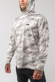 VAST Aqua Terra Lite Camo Tech Daily Hoodie 模特兒穿著展示 石米色