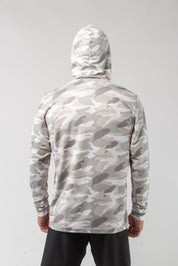 VAST Aqua Terra Lite Camo Tech Daily Hoodie 模特兒穿著展示 石米色