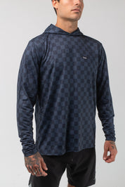 VAST Aqua Terra Lite Check Check Tech Daily Hoodie 模特兒穿著展示 黑色