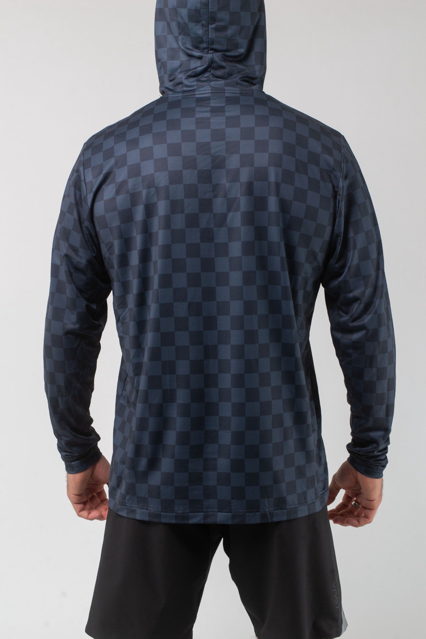 VAST Aqua Terra Lite Check Check Tech Daily Hoodie 模特兒穿著展示 黑色