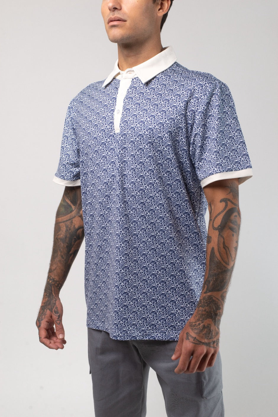 VAST Aqua Terra Heritage Polo 模特兒穿著展示 藍白
