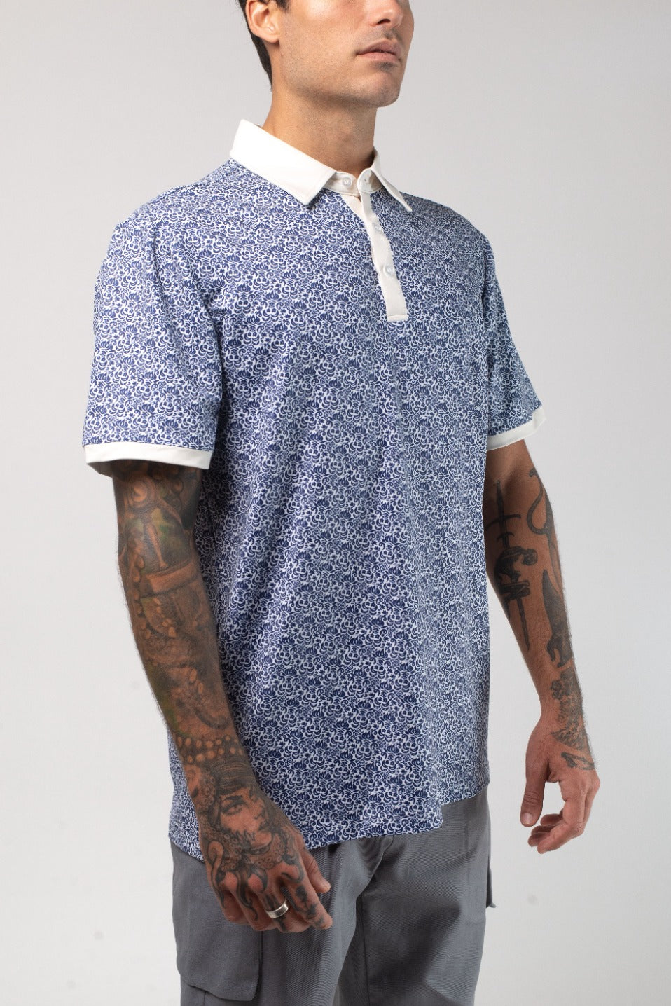 VAST Aqua Terra Heritage Polo 模特兒穿著展示 藍白