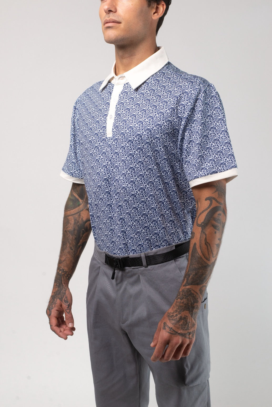 VAST Aqua Terra Heritage Polo 模特兒穿著展示 藍白