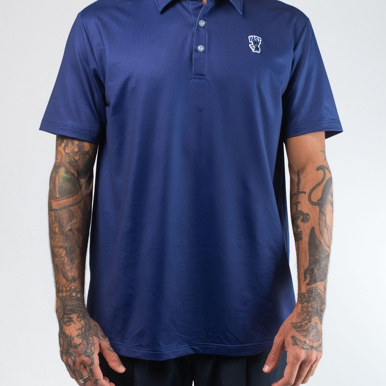 VAST Aqua Terra Formosa Bear Polo 模特兒穿著展示 藍