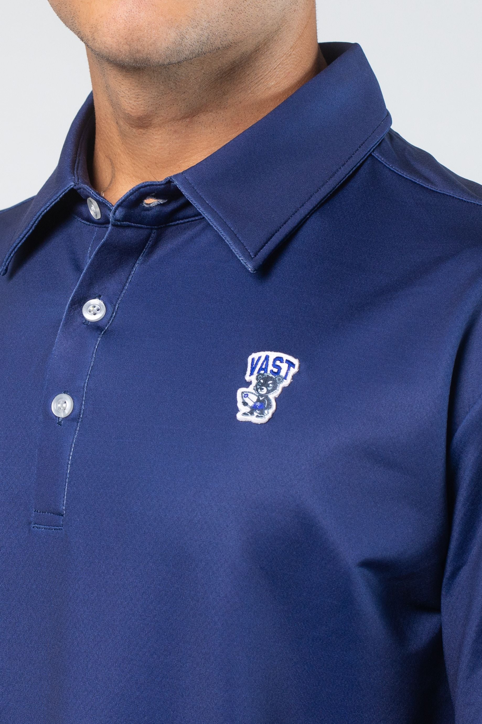 VAST Aqua Terra Formosa Bear Polo 模特兒穿著展示 藍