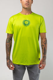 VAST Aqua Terra United Elements Tech Tee 模特兒穿著展示 萊姆綠