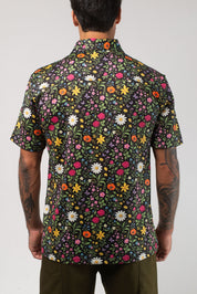 VAST Aqua Terra Scritti Poltti Tech Button Up 模特兒穿著展示 黑色