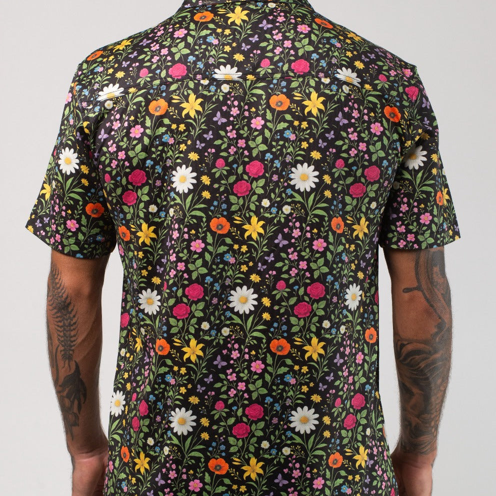 VAST Aqua Terra Scritti Poltti Tech Button Up 模特兒穿著展示 黑色