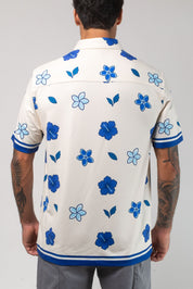 VAST Aqua Terra Floral Dream Tech Button Up 模特兒穿著展示 淺石色
