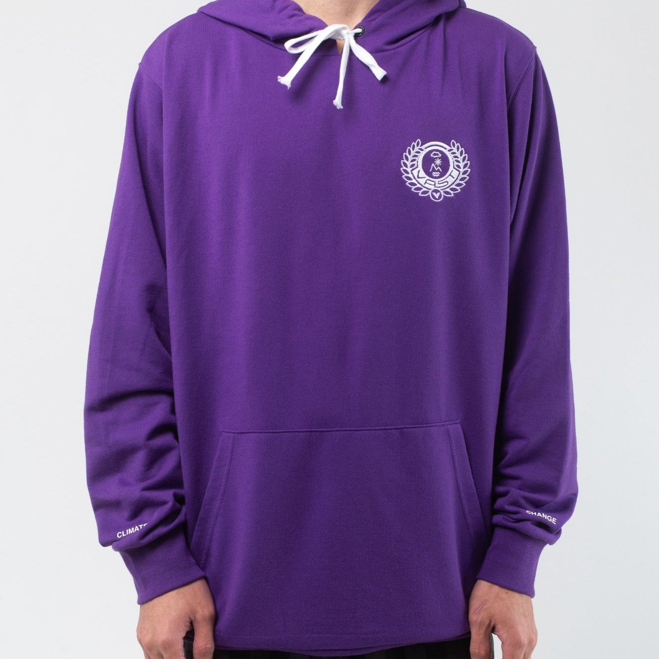 VAST United Elements Hooded Pullover 模特兒正面穿著 紫色