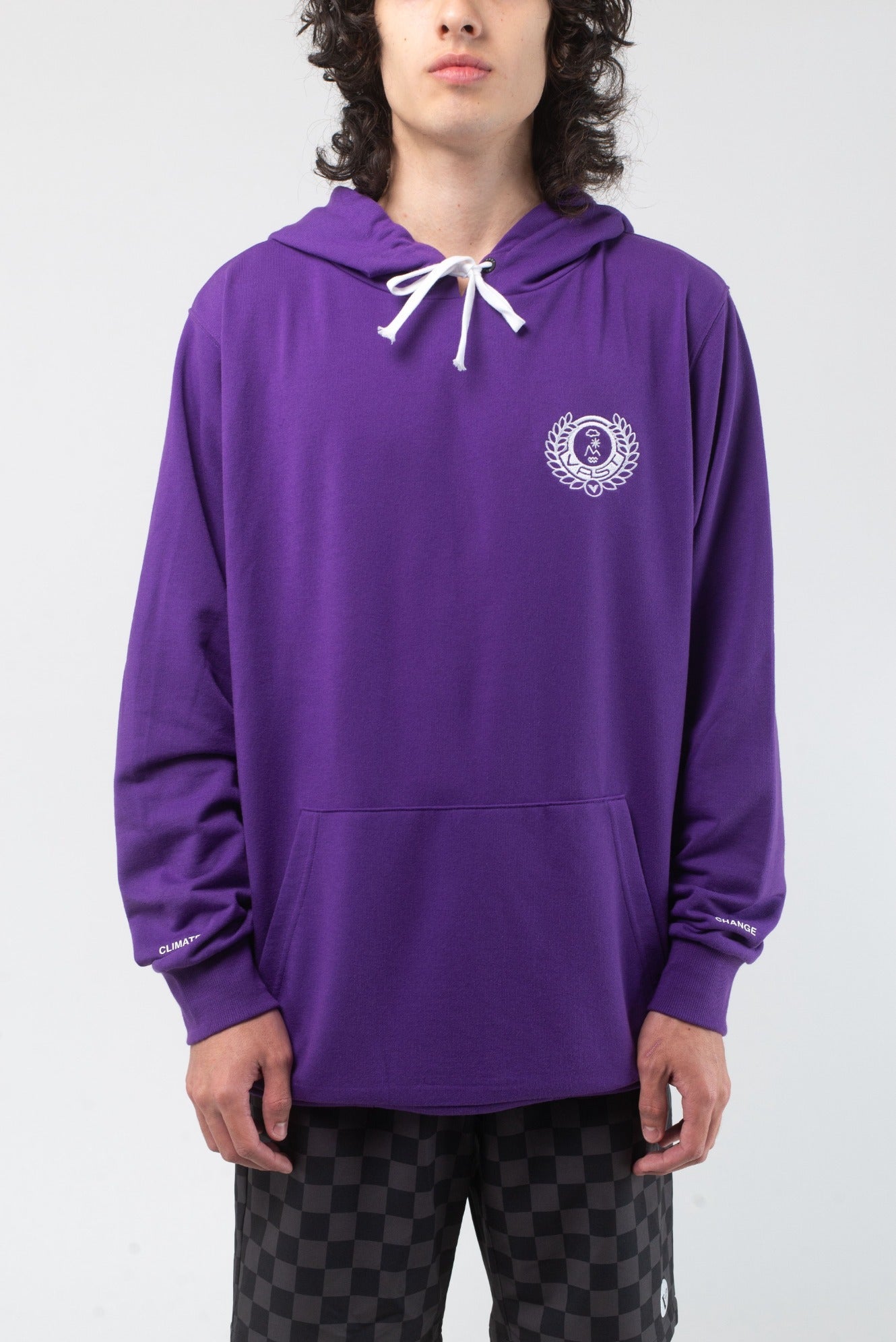 VAST United Elements Hooded Pullover 模特兒正面穿著 紫色
