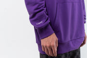 VAST United Elements Hooded Pullover 模特兒穿著展示 紫色