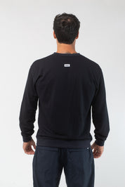 VAST Elements Pullover 模特兒背面穿著 黑色