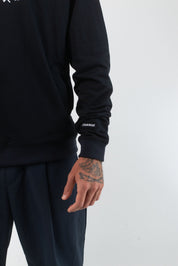 VAST Elements Pullover 模特兒穿著展示 黑色