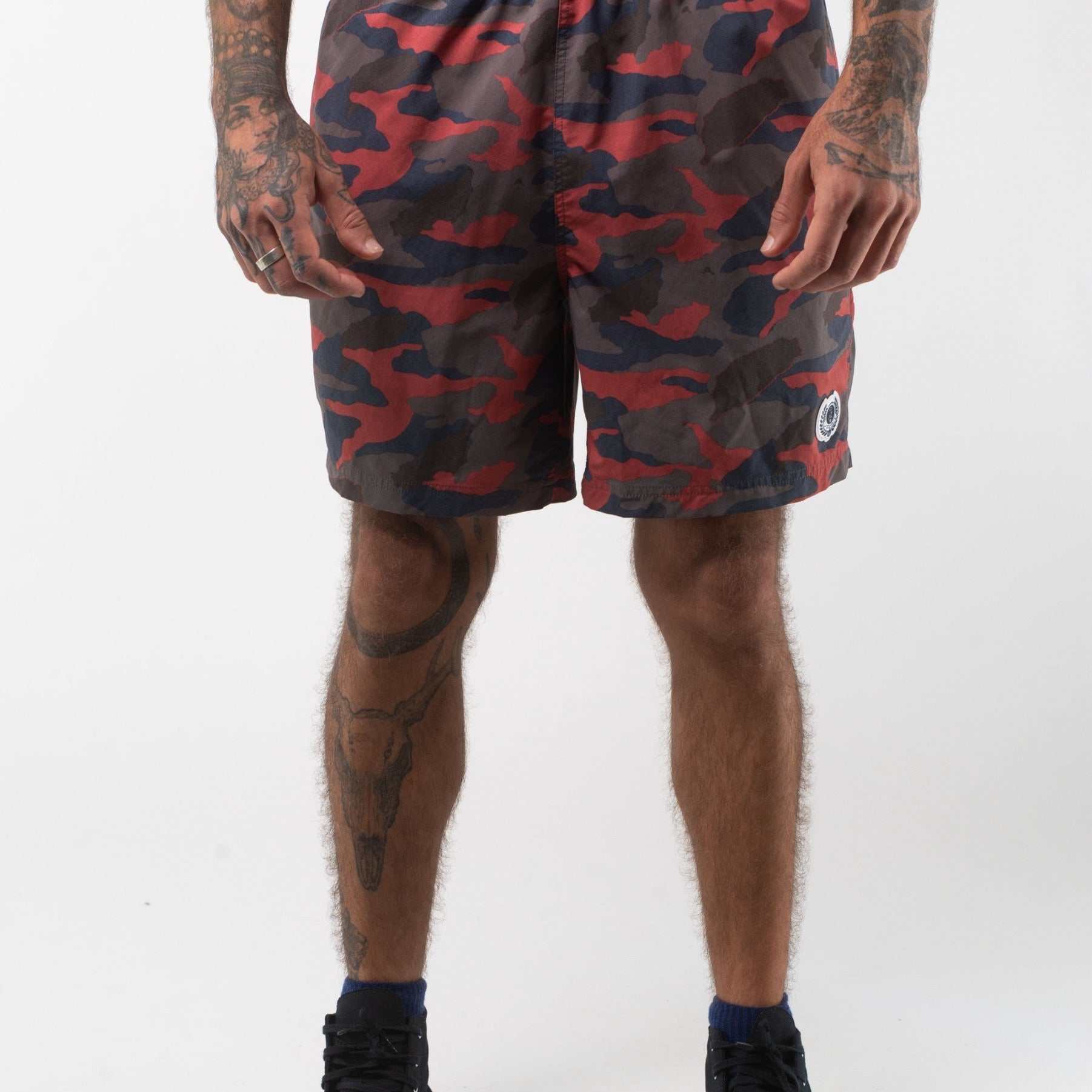 VAST Floral Blend Volly Short 模特兒穿著展示 迷彩