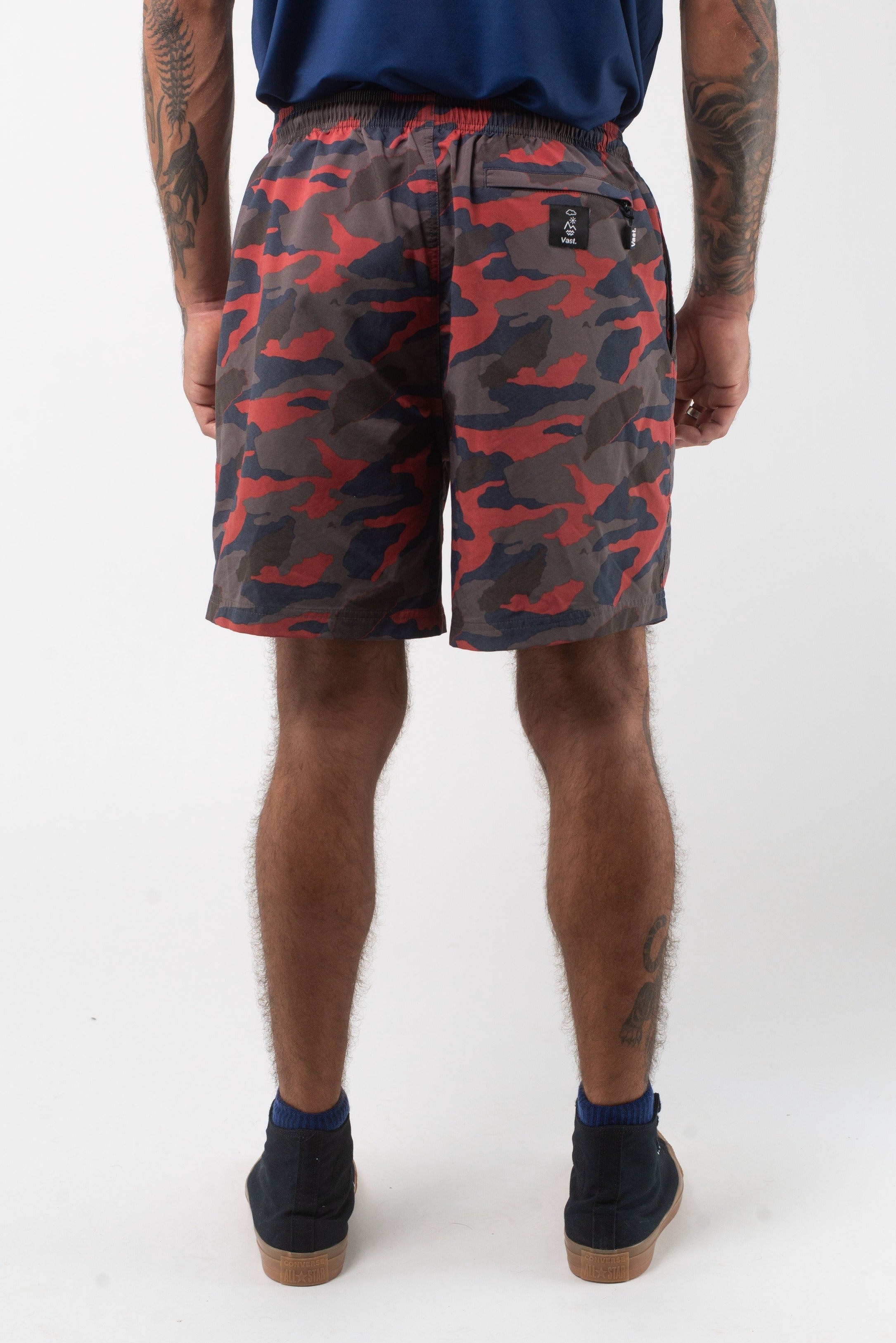 VAST Floral Blend Volly Short 模特兒穿著展示 迷彩