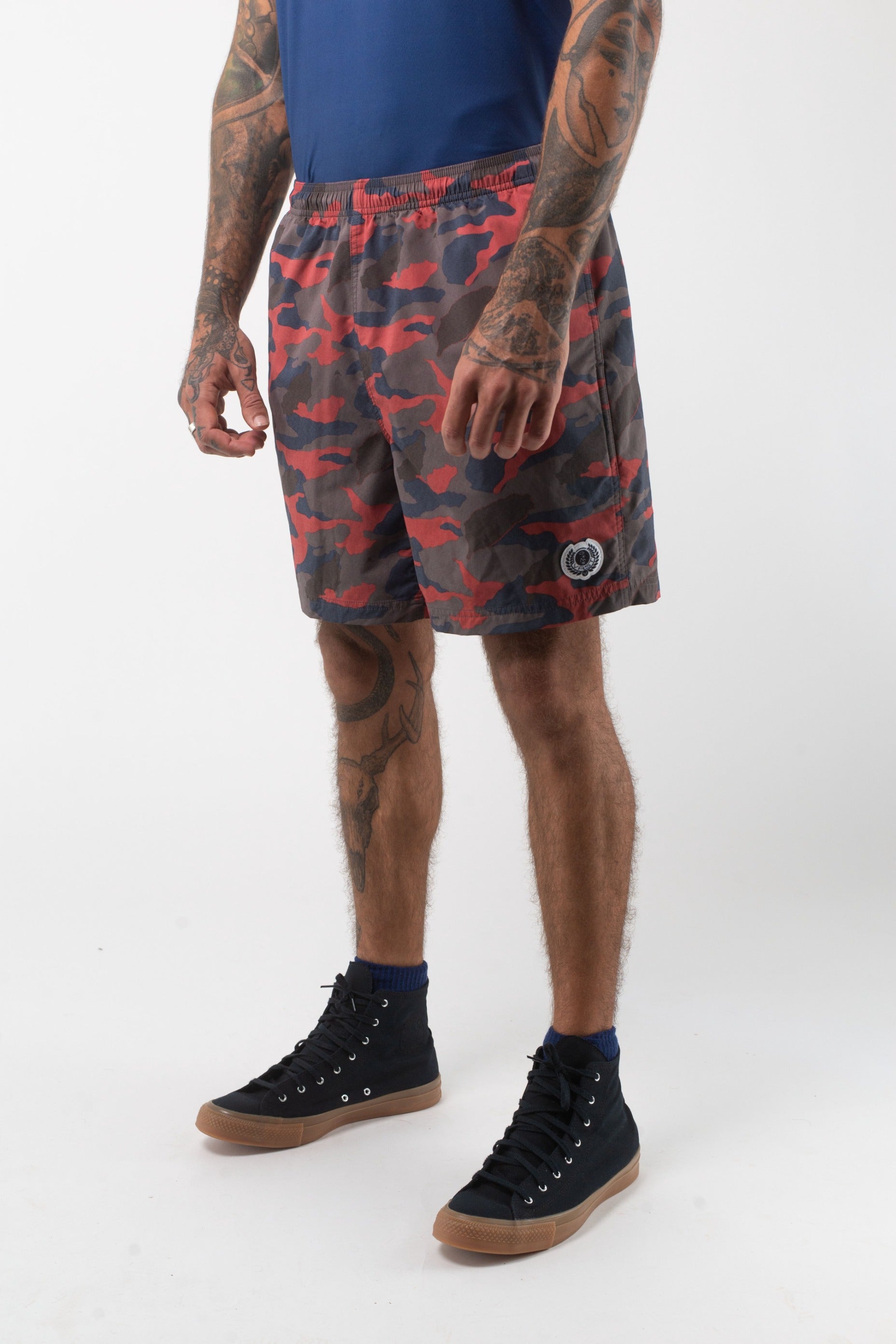 VAST Floral Blend Volly Short 模特兒穿著展示 迷彩