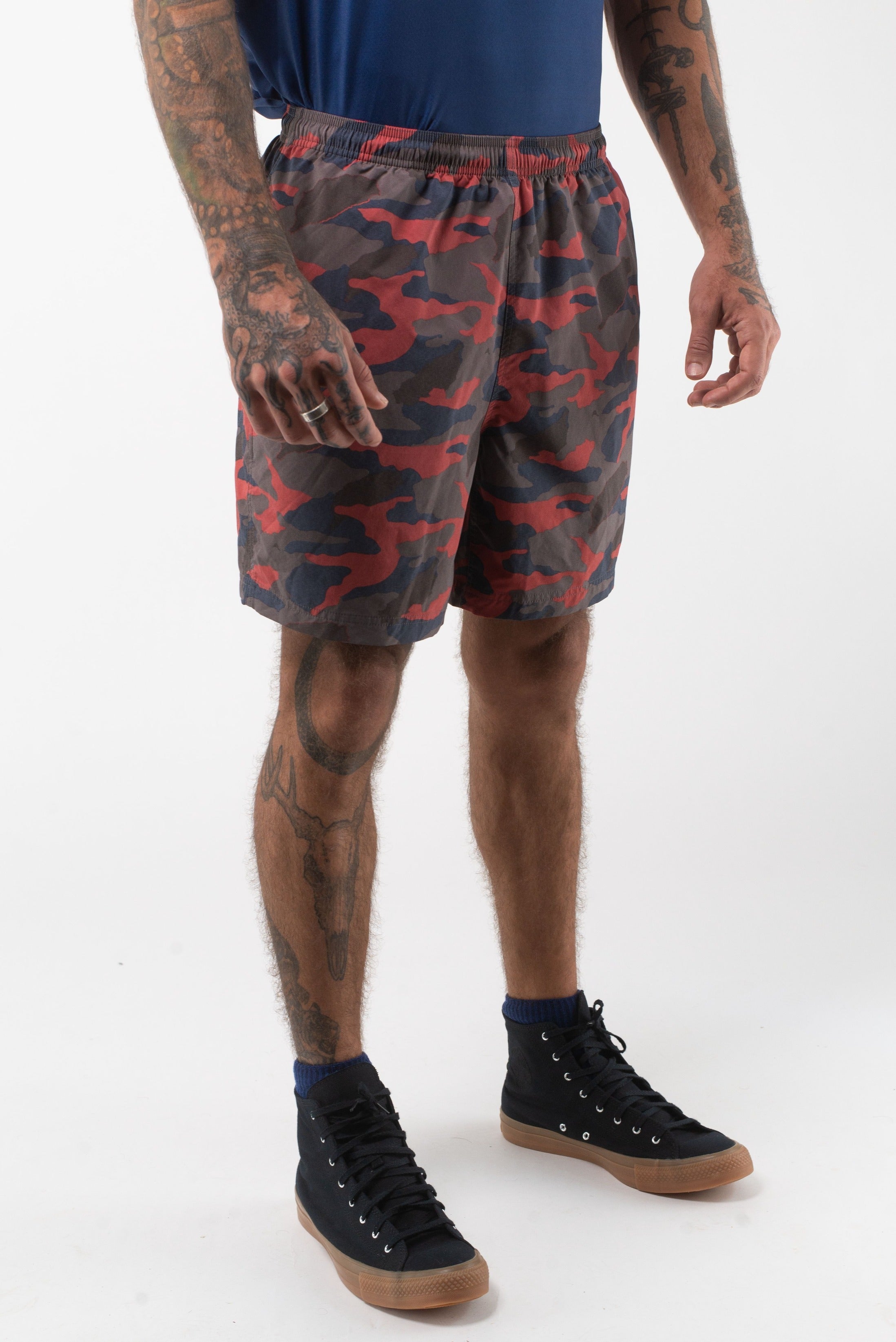 VAST Floral Blend Volly Short 模特兒穿著展示 迷彩
