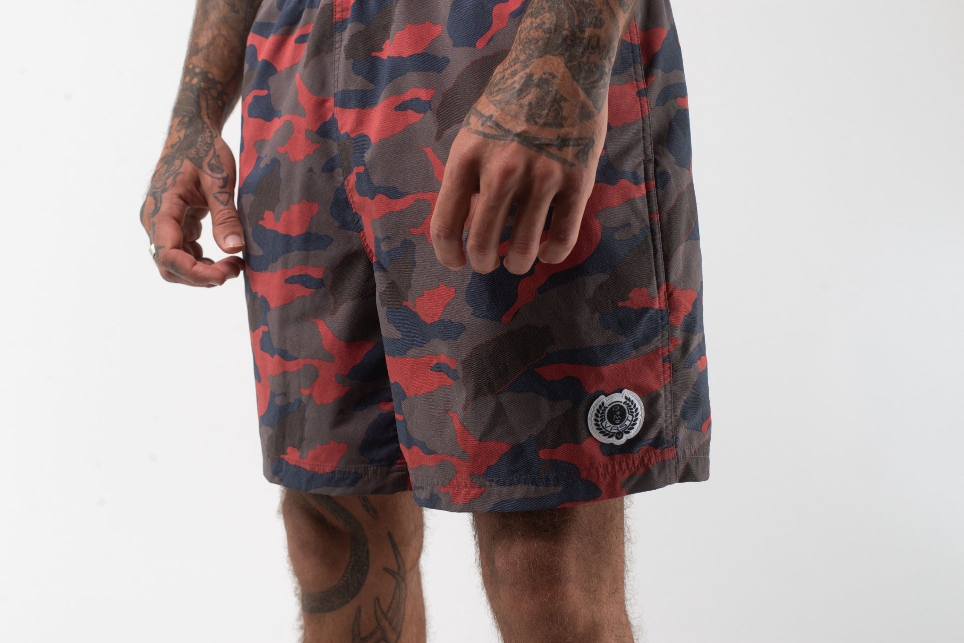 VAST Floral Blend Volly Short 模特兒穿著展示 迷彩
