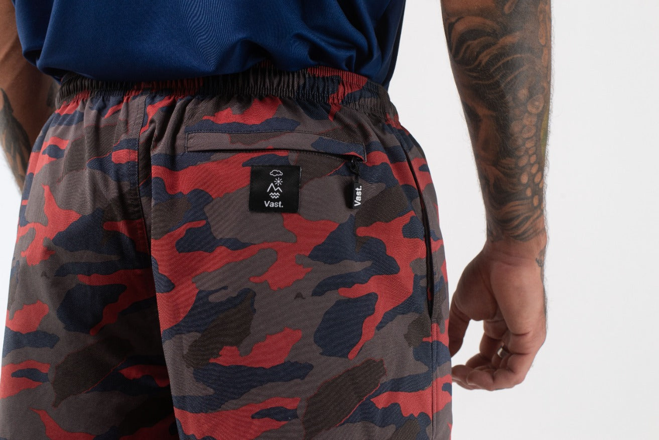 VAST Floral Blend Volly Short 模特兒穿著展示 迷彩