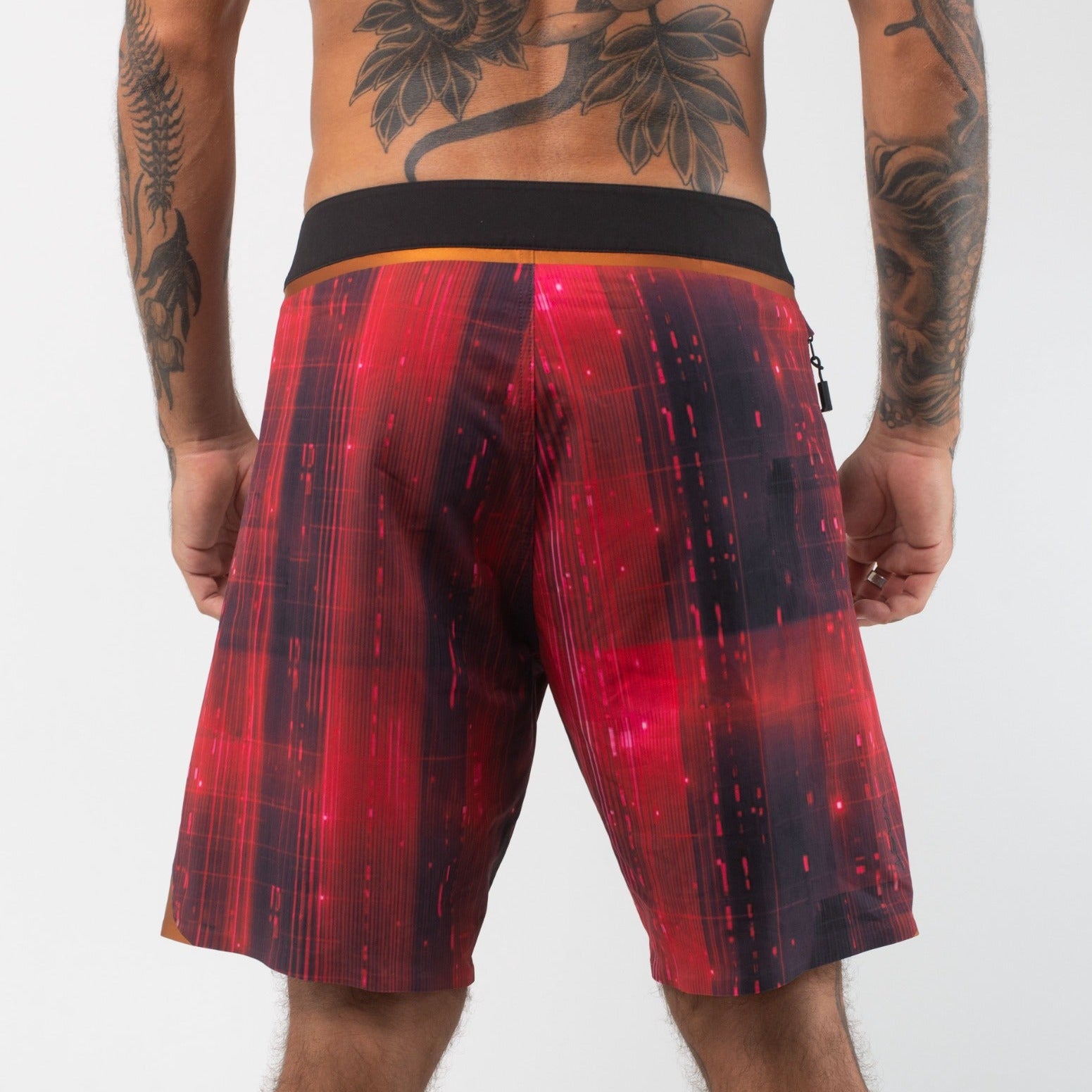 VAST Red Rum Copper Boardshort 模特兒穿著展示 紅