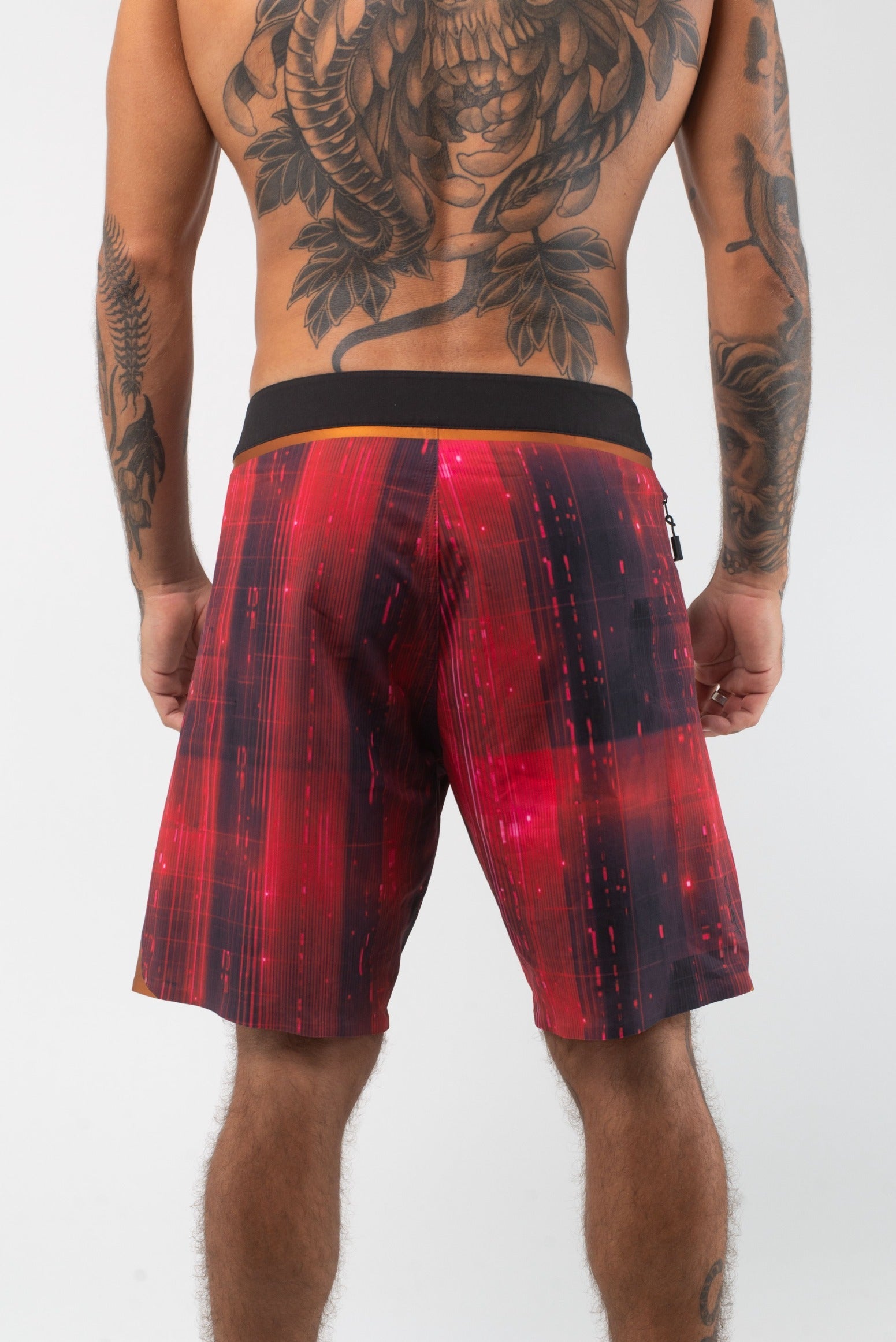 VAST Red Rum Copper Boardshort 模特兒穿著展示 紅