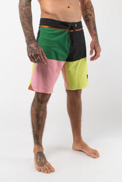 VAST Color Blocks 4 Copper Boardshort 模特兒穿著展示 綠