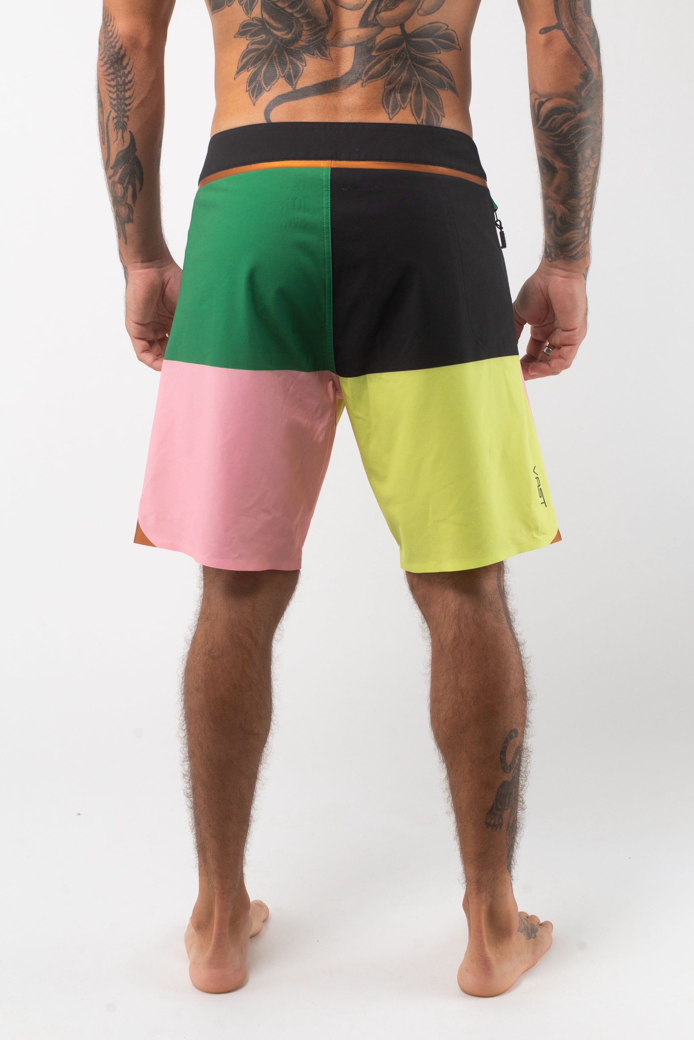 VAST Color Blocks 4 Copper Boardshort 模特兒穿著展示 綠
