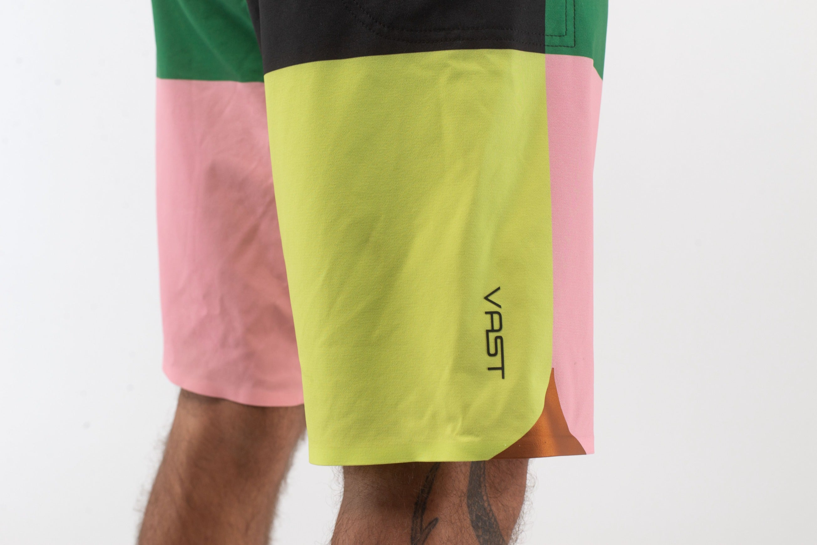 VAST Color Blocks 4 Copper Boardshort 模特兒穿著展示 綠