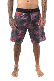 VAST Floral Blend Camo Copper Boardshort 模特兒穿著展示 迷彩