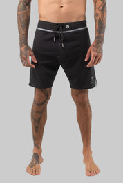 VAST Midnight Titanium Boardshort 模特兒穿著展示 黑色