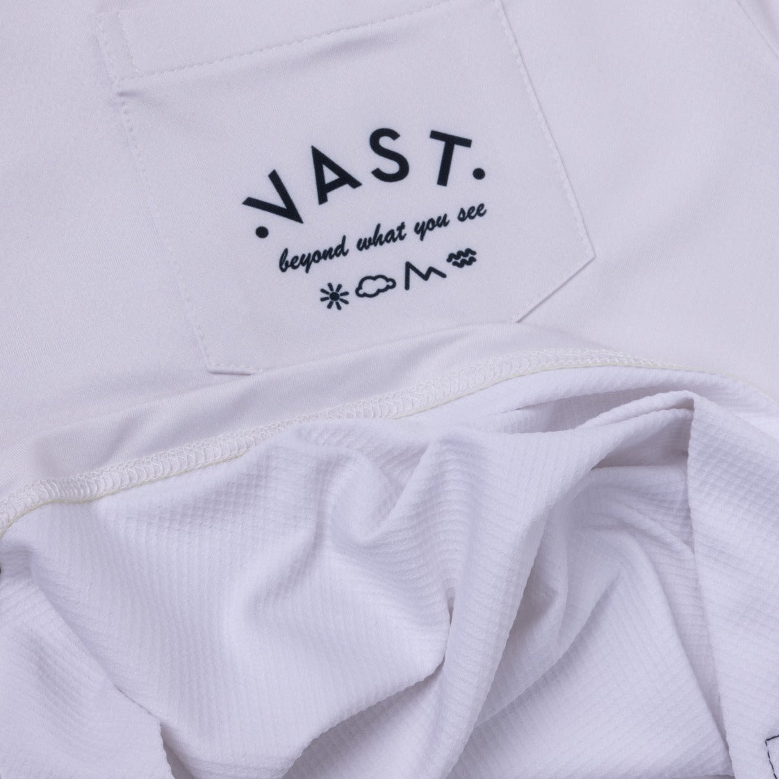 VAST Mono Type Standard Fit Tee 防曬機能衝浪衣 官方商品圖 4 水泥白