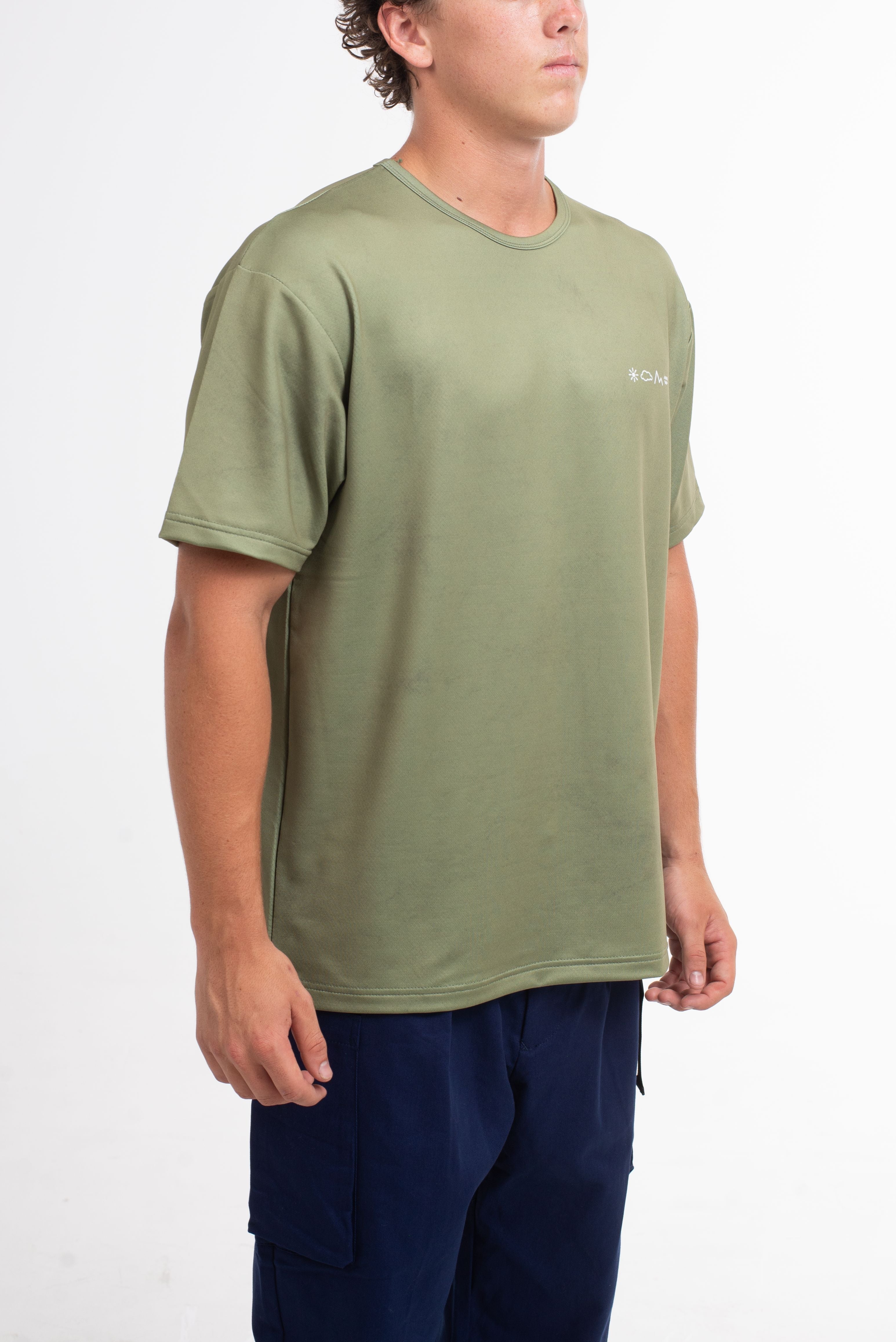 VAST Patina Standard Fit Tee 防曬機能衝浪衣 官方商品圖 8 軍綠色